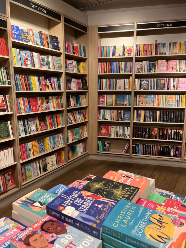 de roman hoek in foyles, boekwinkel in londen